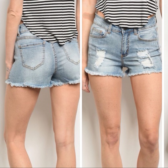 THE "MANDY" LIGHT BLUE DENIM SHORTS - Picture 2 of 7